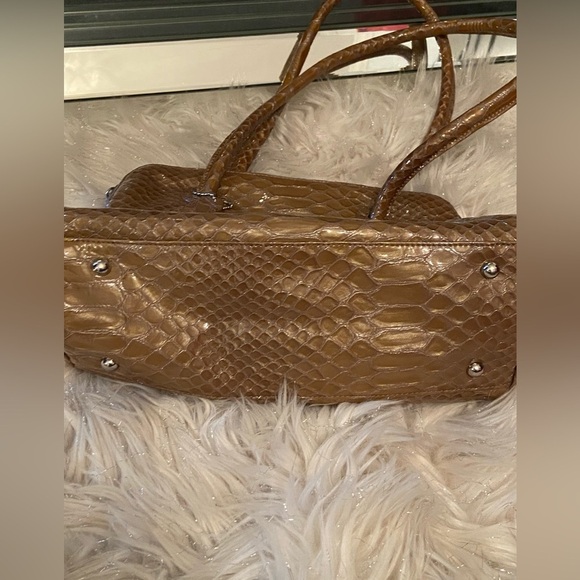 Danier Leather Purse - Picture 6 of 9